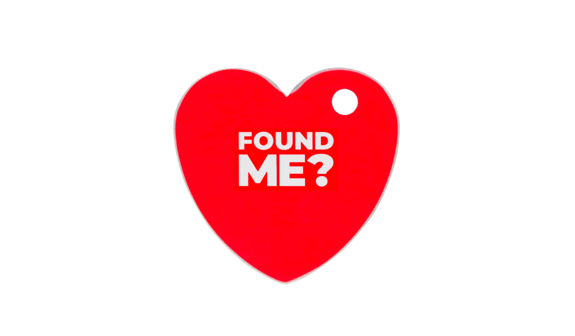 Red small heart aluminium Tag